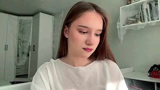DonetteAlaya Show in webcam