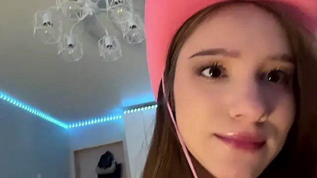 DonetteAlaya Show Webcam