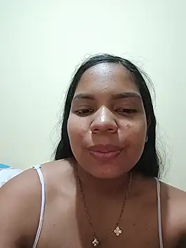 Cloee_hills1: απευθείας συνομιλία ΧΧΧ
