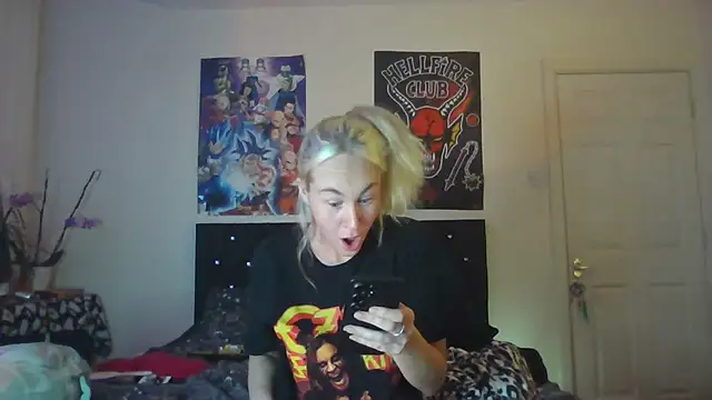 BlazingBaddie420's Webcam Show