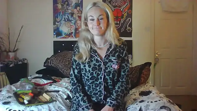 BlazingBaddie420's Live XXX Chat