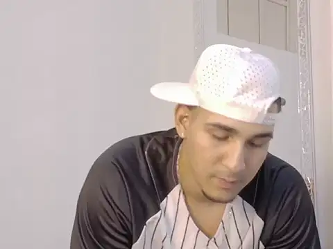 Massimo_11's Webcam Show