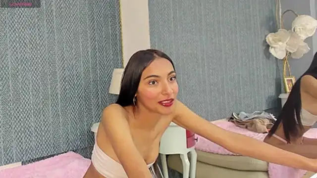 Chat +18 de Ninanoir78 ao vivo