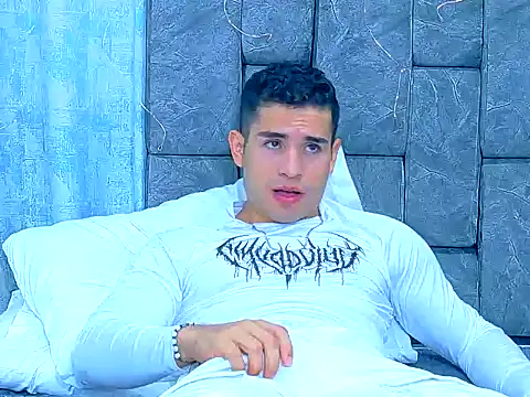 Show de DarellTheseo na webcam