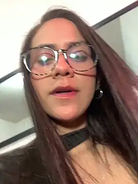Pokazy przed kamerką – Amoret_94