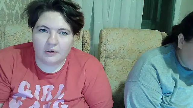 EmmaXKristall webcam show
