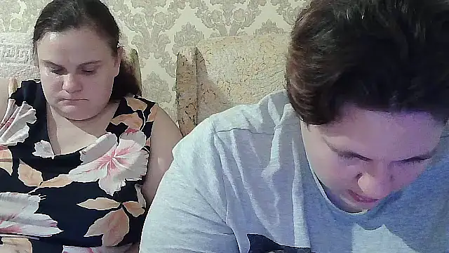EmmaXKristall Show in webcam