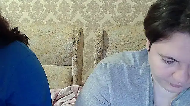 EmmaXKristall Chat XXX in diretta
