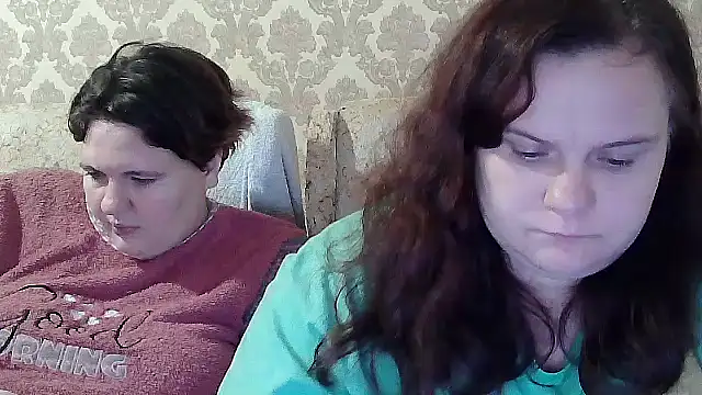 Вебкам-шоу EmmaXKristall