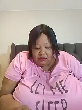 nancy111 élő XXX-chatje
