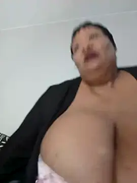nancy111 Chat XXX in diretta