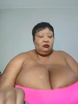nancy111 Show in webcam