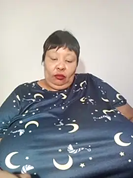 nancy111 élő XXX-chatje
