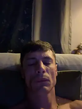 Show modela LucasVez69 na web-kameri