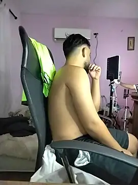 Show modela BadboyX333 na web-kameri