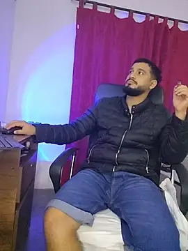 BadboyX333: διαδικτυακό σόου στην κάμερα