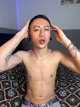 __Yoshuaan Webbikameraesitys