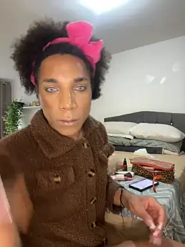 Show modela zamanthalamore na web-kameri