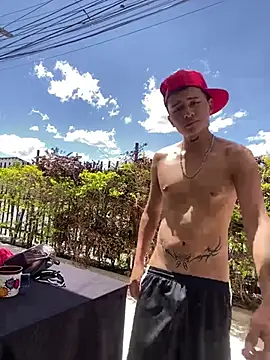 Show modela FoxxxJuanse_ na web-kameri