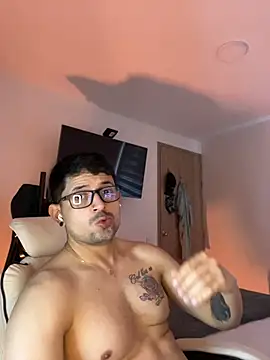 TroyeKnight Webcam show