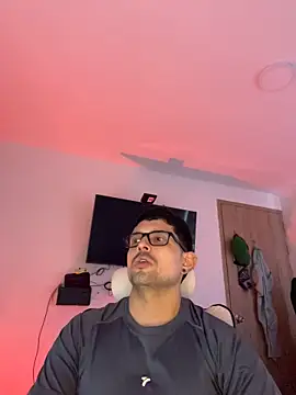 TroyeKnight Show Webcam