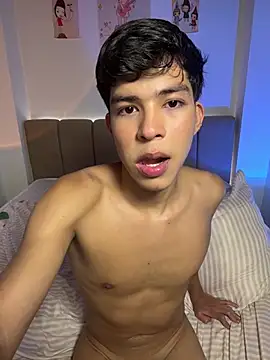 Show modela GoldenBenn na web-kameri