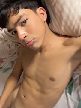 Show modela GoldenBenn na web-kameri