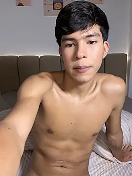 GoldenBenn's Webcam Show