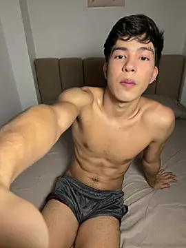 GoldenBenn webcam show