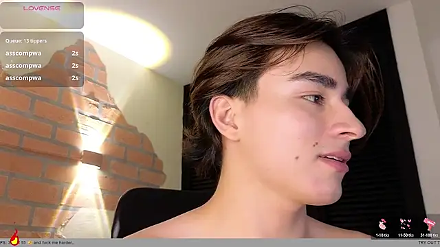 Show modela Connorr_01 na web-kameri