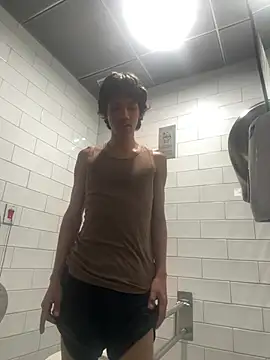 noahzen7 Show in webcam