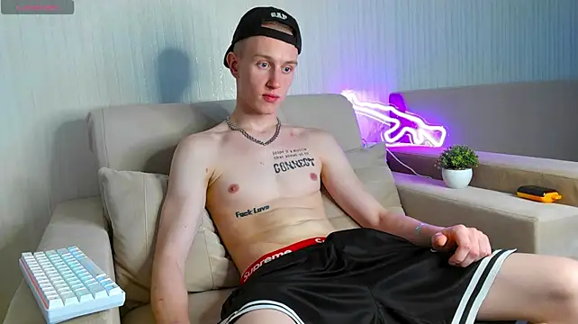Show modela begjaer na web-kameri