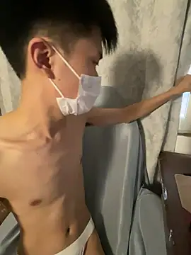 Zhang_yiovo 网络视讯表演