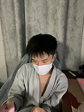 Zhang_yiovo 网络视讯表演