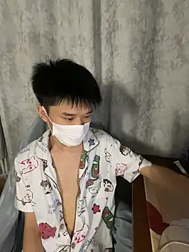 Zhang_yiovo 在線直播表演