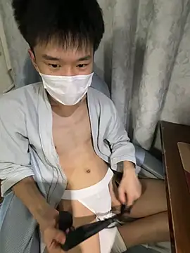 Zhang_yiovoのウェブカメラショー