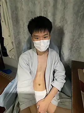 Show modela Zhang_yiovo na web-kameri