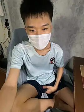 Zhang_yiovo Webcam show
