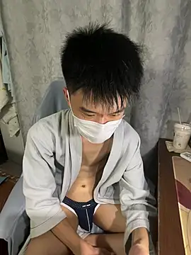 Zhang_yiovo webkamerás műsora