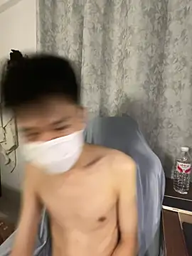 Zhang_yiovo 在線直播表演
