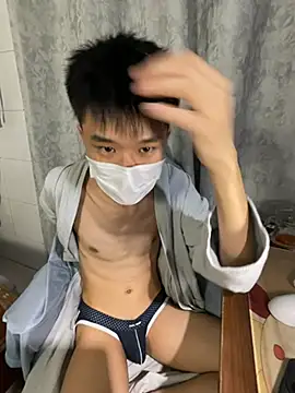 Zhang_yiovo 网络视讯表演