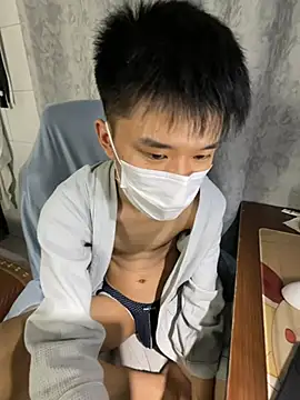 Zhang_yiovo Webcam-Show