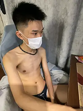 Zhang_yiovo: διαδικτυακό σόου στην κάμερα