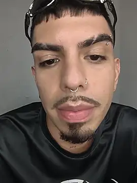 Show modela Nick_melo na web-kameri