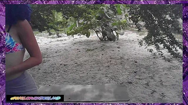 PearlOfWonderland Show in webcam