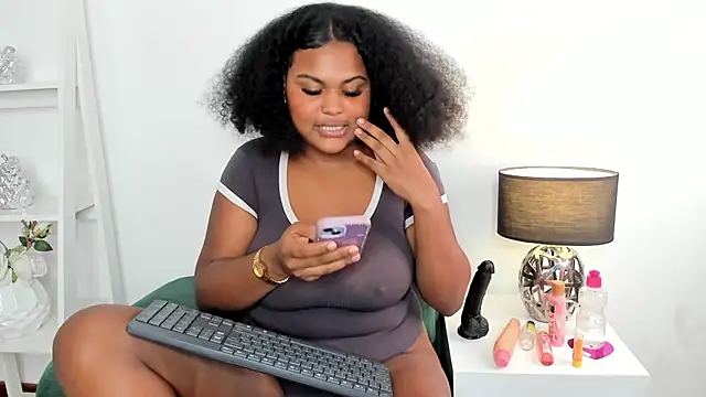 הופעת וובקאם של skarlett_lee