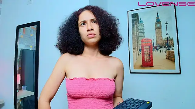 Chat +18 de luna__rose__ ao vivo