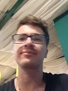 Ethan_Wilden Webbikameraesitys