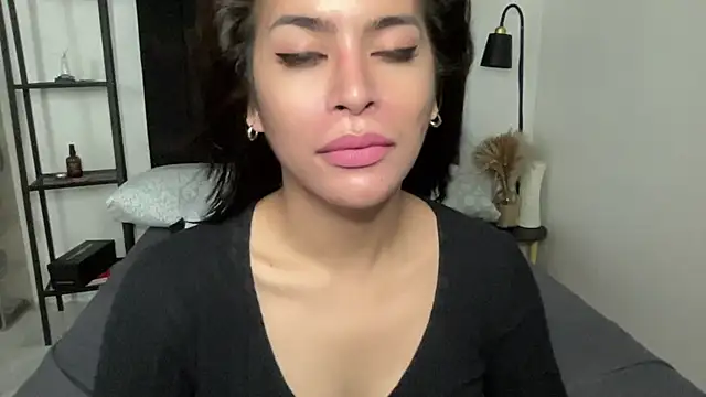 your_bianca69's Webcam Show