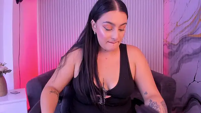 XXX chat uživo modela keniavargas